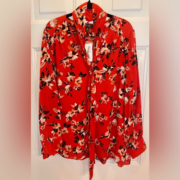 Jessica Simpson Tops - Jessica Simpson Fiery Red Sporadic Blooms Dazed
Twilly Necktie Top Size 2X